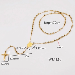 Collier chapelet doré 70cm en acier inoxydable avec croix et portrait sur fond blanc