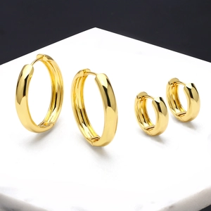 Minimalist 18K Gold Plated Copper Hoop Earrings High Polished Smooth Surface Retro Style Jewelry For Women