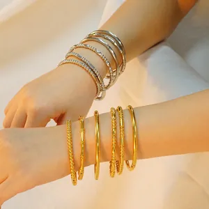Elegante Bracciale Rigido Placcato Oro 18K Acciaio Inossidabile Nodo Di Bambù Perla Tonda Texture Minimalista Da Donna