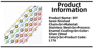 Makro-Detail der Edelstahl-DIY-Kette mit bunten Blumen-Anhängern aus Emaille-Öl