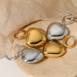 Orecchini pendenti a cuore minimalisti in finitura oro e argento lucido set
