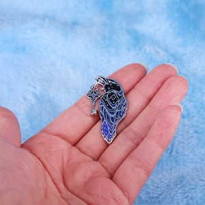 Glittering enamel raven brooch with key pendant for clothing and bags accessory
