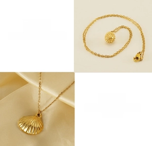 Détails de colliers en acier titane doré avec pendentifs texturés en coquille et sphère