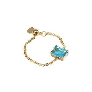 Adjustable 18K gold-plated chain ring with emerald-cut blue zircon and heart charm