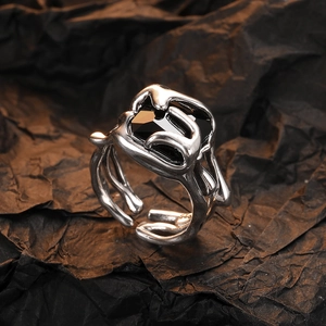 Vintage multilayer silver fluid ring with black zircon stone in an adjustable open design