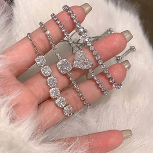 Bracelet Réglable À La Mode Alliage Zircon Cœur Carré Géométrique Perle De Verre Bijoux De Luxe Cadeau Femmes
