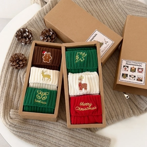 Coffret de chaussettes de Noël en coton avec broderies festives et emballage cadeau