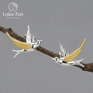 Orecchini a Bottone a Forma di Rondine in Argento Sterling 925 Fatti a Mano per Donna Minimalista Oro Argento Bicolore Gioielli