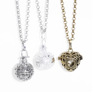 Hollow Heart Round Aromatherapy Diffuser Locket Pendant Necklace Vintage Copper Carved Jewelry Gift For Women