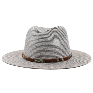 Chapeau de paille blanc cassé avec ruban marron clouté et boucle rétro pour protection solaire