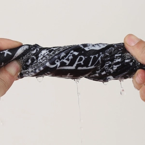 Calot de cyclisme imprimé crâne montrant le tissu respirant à séchage rapide absorbant