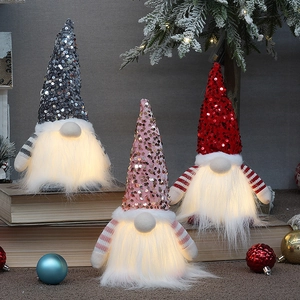 Beleuchtete Weihnachtswichtel Plueschpuppe mit Paillettenhut Tisch Deko Ornament