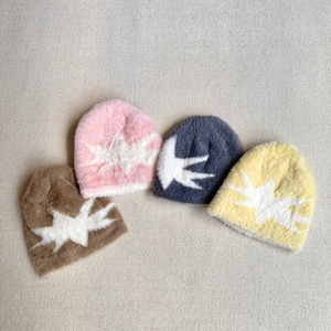 Plush jacquard star knitted hats in brown, pink, grey and yellow for winter warmth