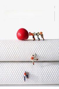 Vue macro du dos antidérapant en latex TPR blanc avec texture en nid d'abeille et figurines