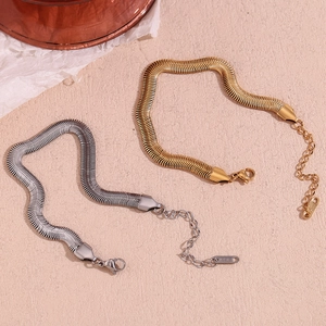 Bracelet chaîne serpent 6mm plaqué or 18K en acier inoxydable avec fermoir mousqueton réglable