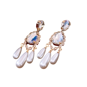 18k gold plated drop earrings featuring vintage crystal and pear-shaped pearl tassels