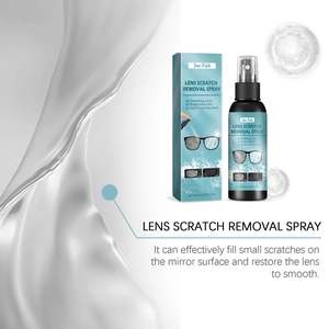 Flacone spray dettagliato e confezione per la cura e la rimozione dei graffi lenti