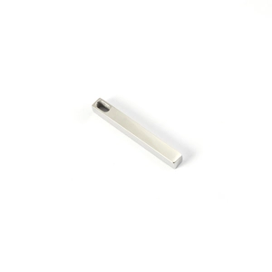 Minimalist silver stainless steel 3D rectangular pillar pendant with smooth finish