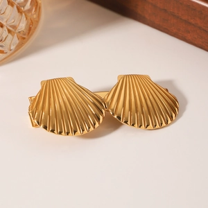 Barrette élégante en acier inoxydable plaqué or 18K avec un design de coquillage réaliste