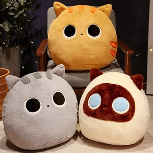 Cuscini rotondi in peluche a forma di gatto cartoon in arancione, grigio e siamese