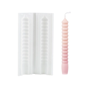 Stampo in silicone per candele a spirale con candela lunga rosa a trama ondulata