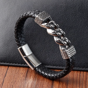 Bracelet en Cuir Tressé Vintage Punk pour Hommes Bracelet à Breloque Crâne en Acier Titane Fermoir Magnétique en Acier Poli