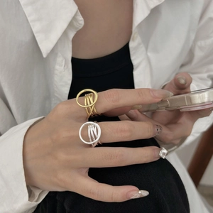 Minimalist S925 sterling silver geometric intertwined round ring in gold and silver
