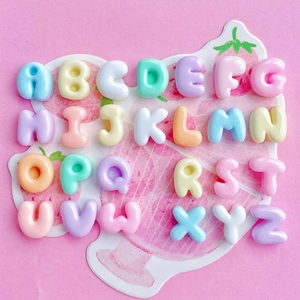 Lot de 26 perles de lettres en résine colorées pour bijoux et accessoires