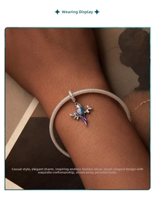 Charm colibri dégradé bleu et violet sur bracelet maille serpent en argent