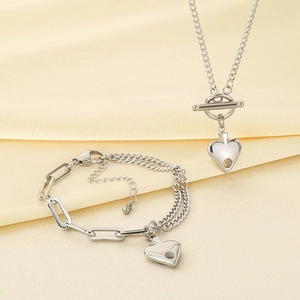 Set gioielli con collana fibbia OT e bracciale a doppia catena con cuore in argento