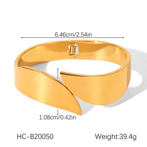 Detail showing dimensions of two-tone stainless steel star bangle with weight info