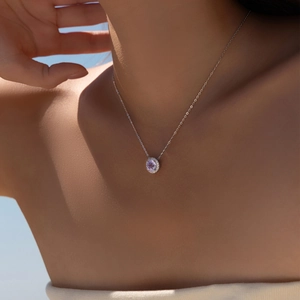 Collier chic en argent s925 avec pierre violette lavande et pendentif halo brillant