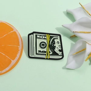Épingle en Émail Créative Pile de Billets de 100 Dollars Broche en Alliage Badge d'Argent Amusant pour Décoration de Sac à Dos
