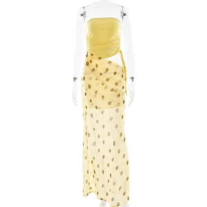 Robe bustier sexy avec découpe à la taille et jupe longue en tulle à pois dorés