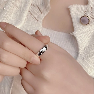 S925 sterling silver star ring with micro-set zircon stones in a celestial design