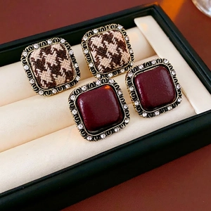 Vintage Square Stud Earrings Alloy Rhinestone Houndstooth Cloth And Resin With Silver Earring Post Elegant Style Women