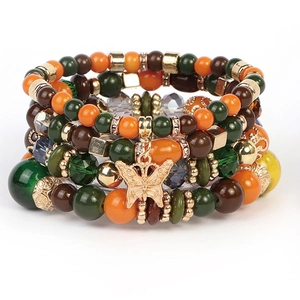 Boho Mehrlagiges Perlenarmband mit Kristallperlen und goldenem Schmetterlingsanhänger