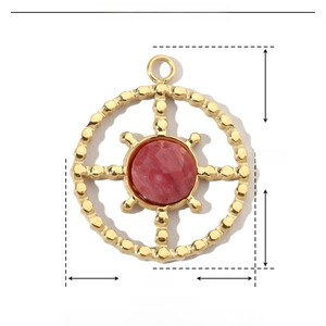 Detail of 21mm gold rudder pendant with red natural stone and dimensions on white background