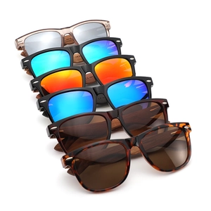 Classic oval polarized sunglasses with stylish wooden temples and colorful mirrored lenses