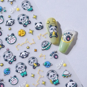 5D geprägte Panda-Astronaut-Nagelsticker mit Planetensternen und Muschelglanz-Effekt