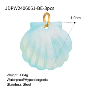 Detailed specs of blue shell-shaped stainless steel pendant with size and weight info