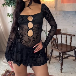 Mini-robe noire sexy en tulle transparent à motifs floraux et nœuds découpés