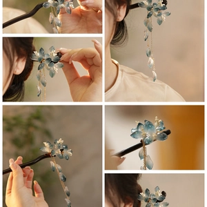 Pic à cheveux chinois élégant avec fleurs en verre bleu dégradé et glands dorés