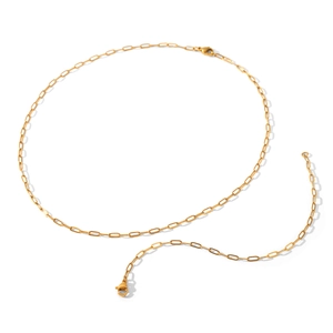 Détail de la chaîne trombone en acier plaqué or 18 carats avec fermoir mousqueton