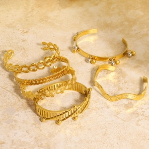Five-piece 18K gold plated stainless steel bracelet set with floral and wave charms