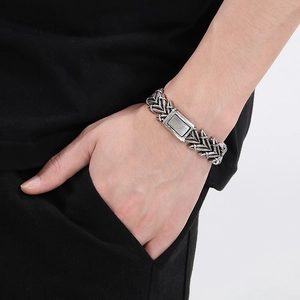 Herren Armband im Retro-Punk-Stil aus antikem Silber Titanstahl mit Pfeil-Knochen-Design