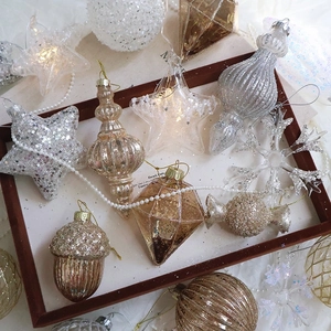 Champagne gold vintage glass Christmas ornaments set with glitter and ribbed details