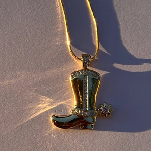 Collana retrò in acciaio inossidabile placcato oro 18 carati con ciondolo stivale cowboy