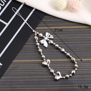 Cordino per cellulare argentato con fiocco di perle e cuori, 21cm, per fotocamere e telefoni