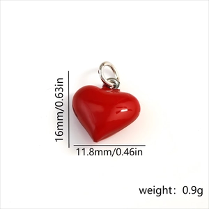 Roter 3D-Herzanhänger mit Silberöse und Maßen 16mm Höhe und 11,8mm Breite im Detail